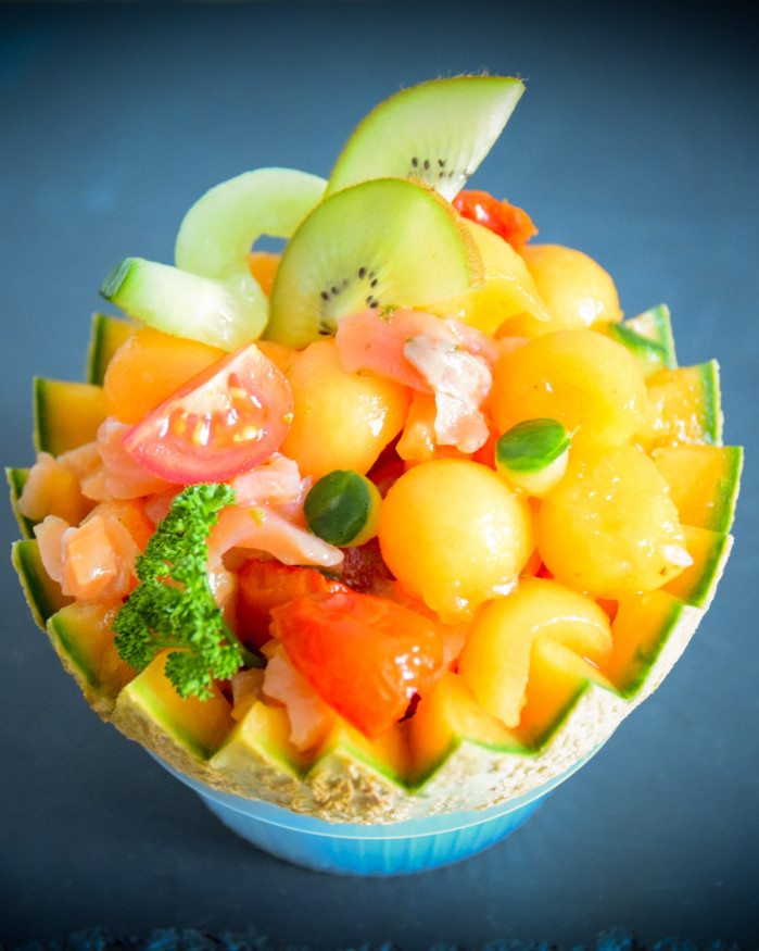 Demi melon au jambon cru, mozarella