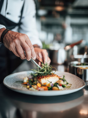 Bar en filet, patate douce au lait de coco et crème de gingembre